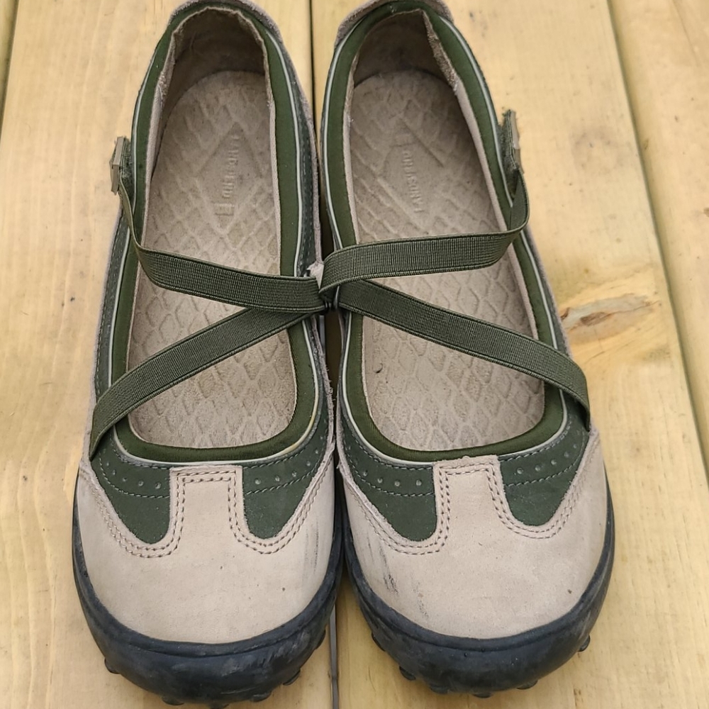 Womens Lands Ends slip on shoes Size 7.0